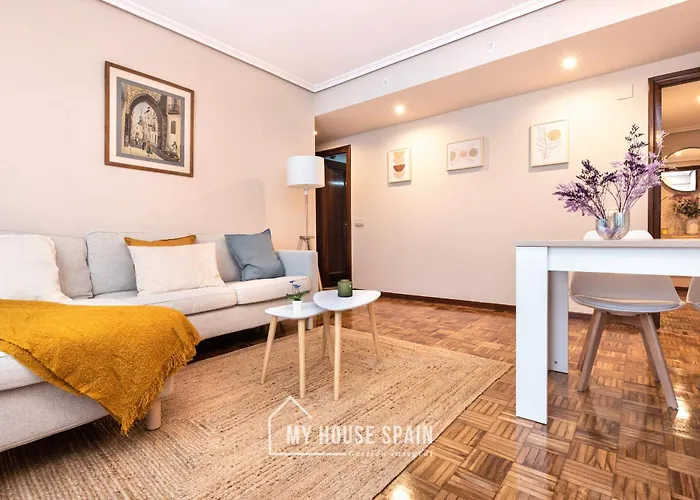 Myhousespain - Amplio Y Centrico Piso En Oviedo