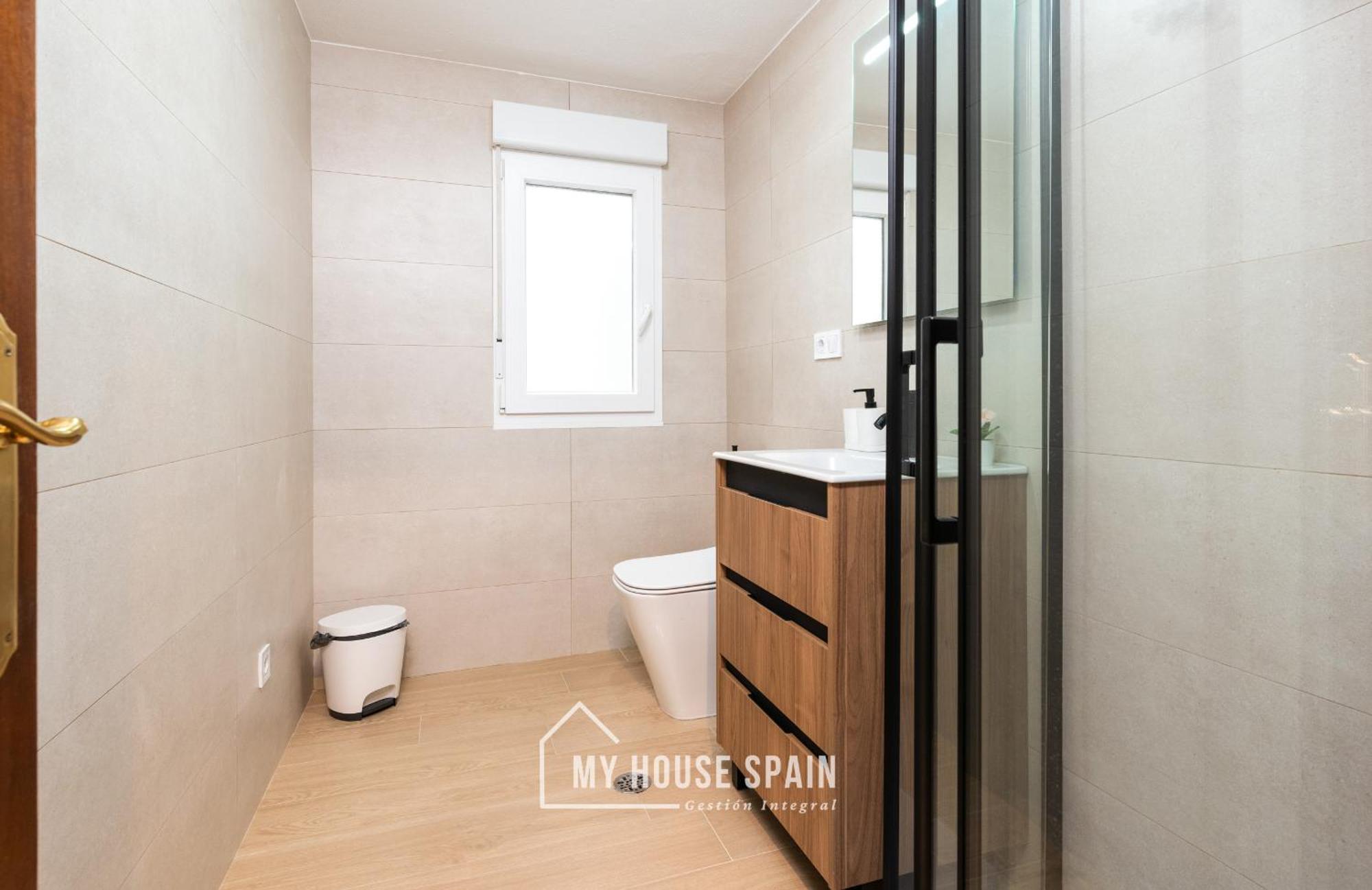 Myhousespain - Amplio Y Centrico Piso En Apartamento Oviedo